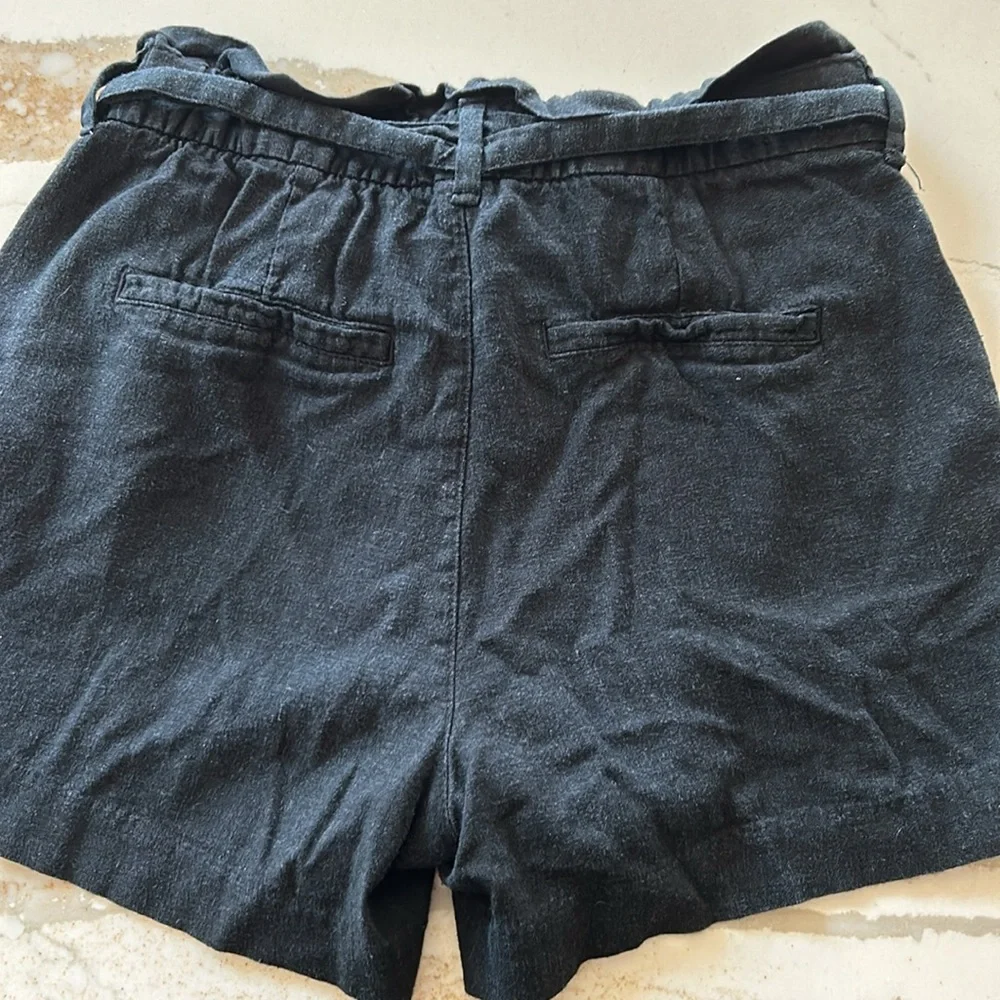 Old Navy black linen paper bag waist shorts with tie, size 0 - Picture 6 of 6